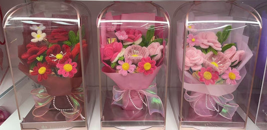 Bouquet Crochet inside Transparent Box (17x17x35cm)